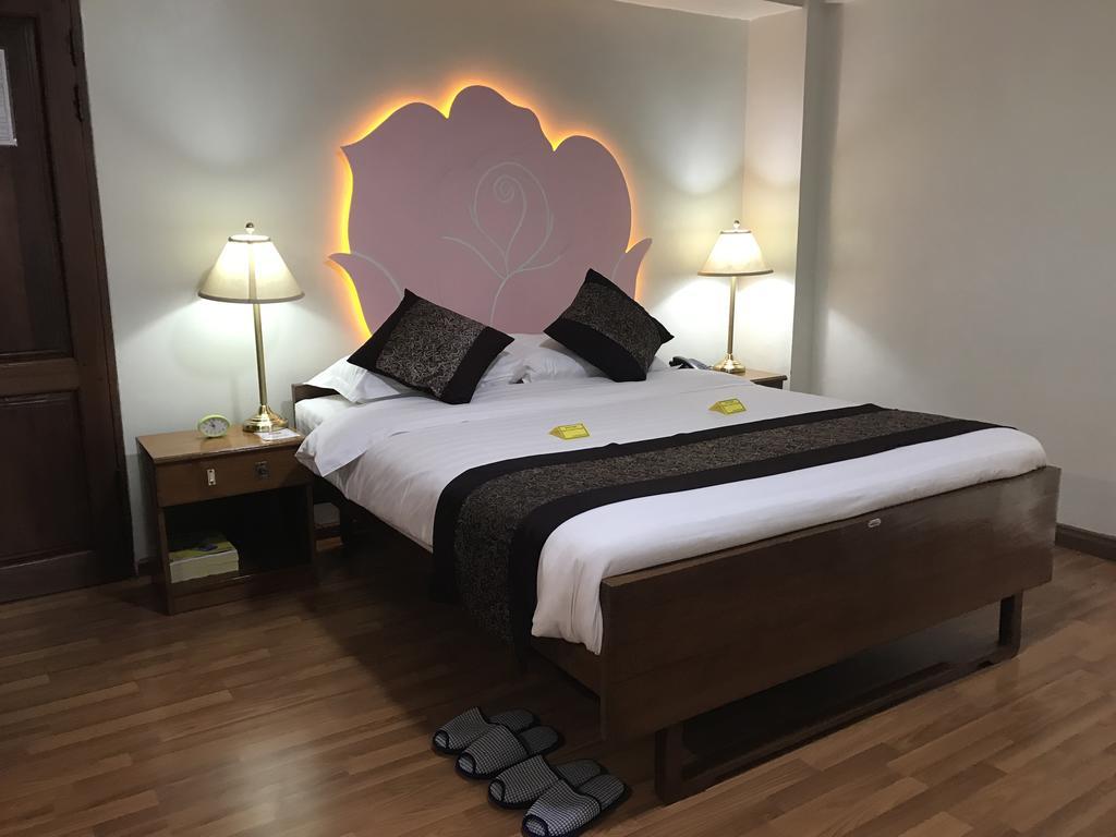 Crystal Palace 3*
